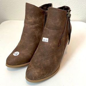 JG brown zip up ankle boots size 6.5